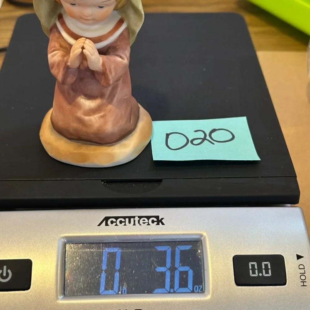 Enesco Little Bible Friends Girl Praying Figurine E-4875 1981 Lucas  Nativity